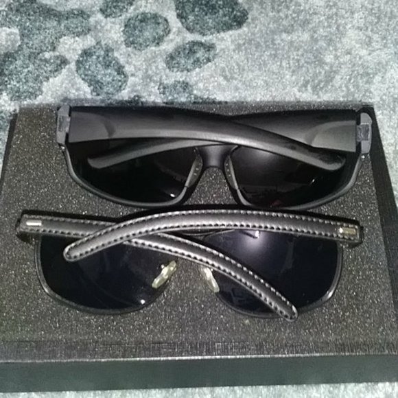 2 sunglasses - Picture 2 of 7